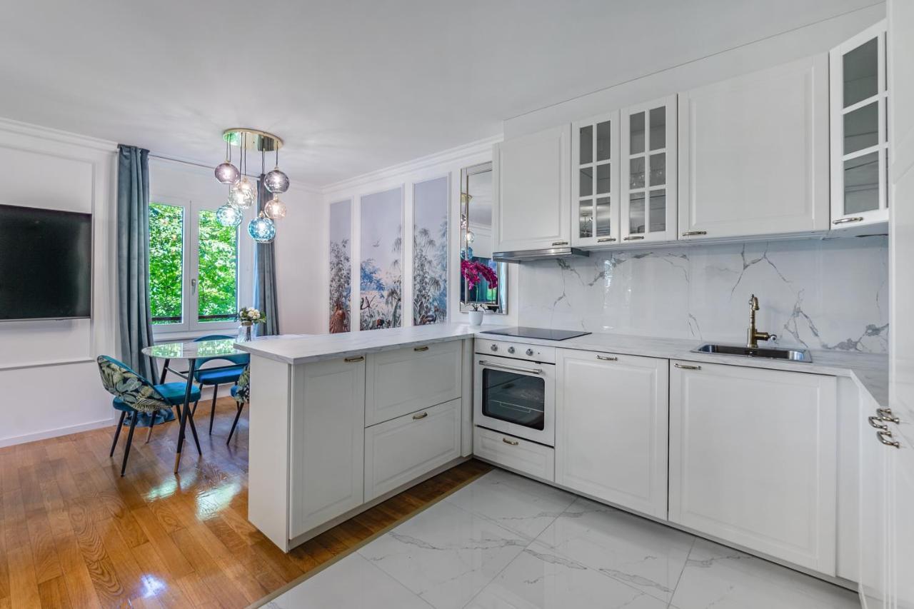 Soft Glam 1-Bedroom Appt - Lake & Mountain View Montreux Luaran gambar
